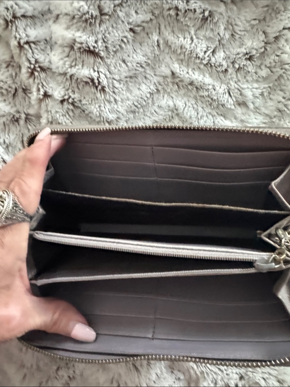 Gucci Taupe Gray Embossed GG Continental Wallet - Picture 3 of 5
